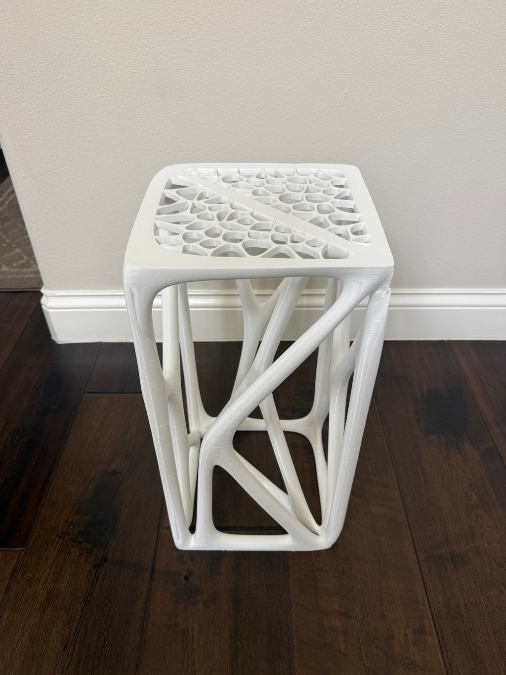 Voronoi Nightstand - Modern Accent Table