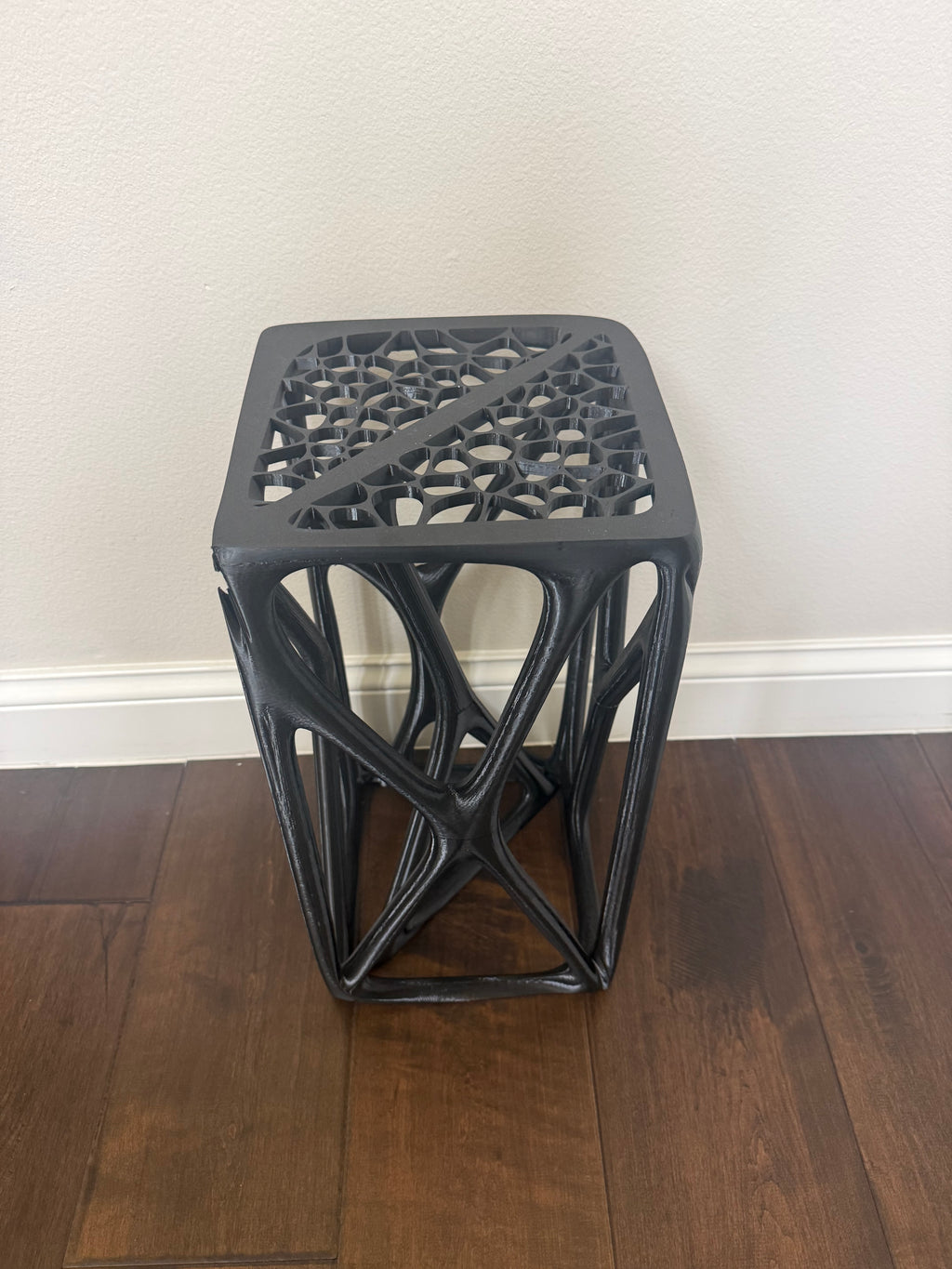 Voronoi Nightstand - Modern Accent Table